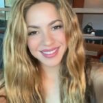 Shakira Instagram - So excited about my Video Vanguard performance at the @vmas sponsored by @toyotausa - watch this Tuesday, 9/12 on MTV! 💃