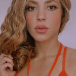 Shakira Instagram - 🧡