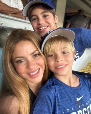 Shakira Instagram - At the Dodgers game with the kiddos last night! amazing game!