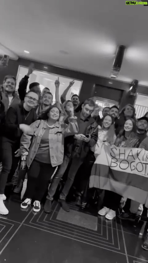 Shakira Instagram - This crowd! π€πΌπ₯π₯π₯ #tbt