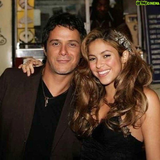 Shakira Instagram - Recordándote en tu día querido amigo. Feliz Cumpleaños