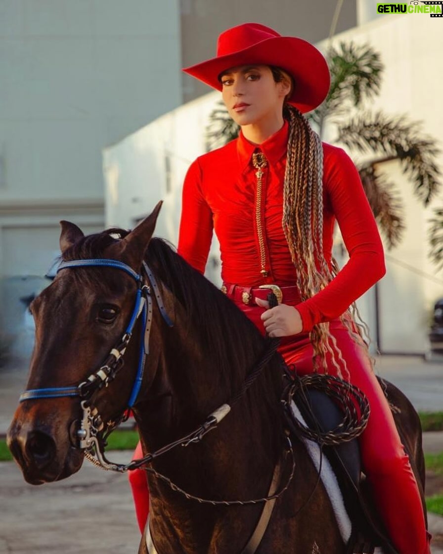 Shakira Instagram - Who needs a fancy sportscar when you have this guy?