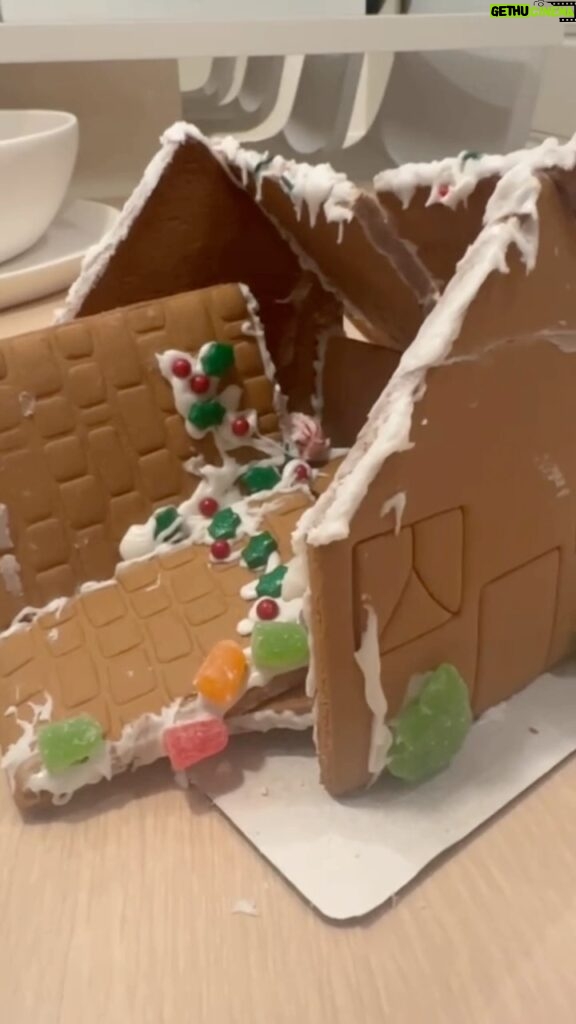 Shakira Instagram - This is technically the worst gingerbread house ever!
