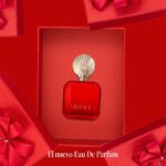 Shakira Instagram - Holiday season! es el momento de celebrar a lo grande. Descubre el poder de la pasión y la autenticidad que se encuentra dentro de ROJO: el nuevo Eau de Parfum de Shakira Perfumes. ❤️💫🎄⭐️ ¿Te gustaría recibirla estas fiestas? Holiday season! And it’s time to celebrate in a big way. Discover the power of passion and authenticity found within ROJO: the new Eau de Parfum from Shakira Perfumes. ❤️💫🎄⭐️ Would you like to receive it these holidays? #ROJOShakiraPerfumes #ShakiraPerfumes #FraganciaROJO #Rojo #Shakira