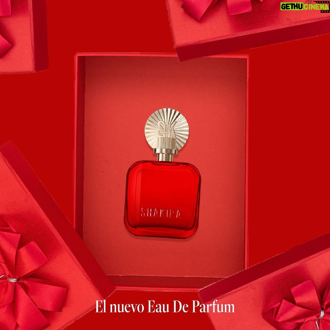 Shakira Instagram - Holiday season! es el momento de celebrar a lo grande. Descubre el poder de la pasión y la autenticidad que se encuentra dentro de ROJO: el nuevo Eau de Parfum de Shakira Perfumes. ❤️💫🎄⭐️ ¿Te gustaría recibirla estas fiestas? Holiday season! And it’s time to celebrate in a big way. Discover the power of passion and authenticity found within ROJO: the new Eau de Parfum from Shakira Perfumes. ❤️💫🎄⭐️ Would you like to receive it these holidays? #ROJOShakiraPerfumes #ShakiraPerfumes #FraganciaROJO #Rojo #Shakira