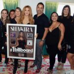 Shakira Instagram – Thank you for all the love and support! 4 number 1 on Billboard, #1 in Global Top 200, #Acrostico 4x platinum in the USA 📀📀📀📀 and #CopaVacia 2x platinum single in the US 📀📀 Forever grateful💋

📷 @nicolasgerardin