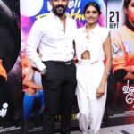 Shalini Balasundaram Instagram - So much of love for Vinveli Devathai movie. Lots of love from us to you too guys.. #shalinibalasundaram #vinvelidevathai #storyfilms Kuala Lumpur, Malaysia