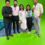 Shalini Balasundaram Instagram - Guest : Vinveli Devathai Director and Heroine @shalinibalasundaram and hero @aurochakkravarthy Thank you for lighting up Saravedi Night Live with your insightful words and vibrant energy. Your presence truly made the show memorable and engaging. @aanantha_rajaram @uthaya_raaga Producer @vshathr Asst. Producers @vin15_nav @siranjivi_0308 @vikneswari_subramaniam @yuvenraj420 Director @preeiyamohan19 M.U.A @rajaveldoesmakeup @brushedby.datinjasmine @makeupbyjazzrmua @astrovaanavil @astroulagam @raaga.my