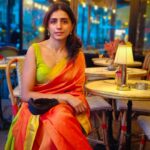Shalini Balasundaram Instagram - Six yards of pure happiness in Paris with my love @sathish_natarajan perfect Parisian breakfast with mama #shalinibalasundaram #paris #travelgram #saree #couplesgoals Kuala Lumpur, Malaysia