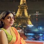 Shalini Balasundaram Instagram - That’s how my day ended. Thank you @sathish_natarajan mama for the beautiful day #shalinibalasundaram #couplesgoals #birthday #paris Seine River Cruise