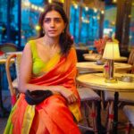 Shalini Balasundaram Instagram - Six yards of pure happiness in Paris with my love @sathish_natarajan perfect Parisian breakfast with mama #shalinibalasundaram #paris #travelgram #saree #couplesgoals Kuala Lumpur, Malaysia
