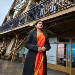 Shalini Balasundaram Instagram - This is an incredible birthday. Thank you @sathish_natarajan mama for this beautiful gift. Love you 🥰 so much. #shalinibalasundaram #couplegoals #birthday #paris #travelgram #eiffeltower Paris Effiel Tower