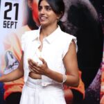 Shalini Balasundaram Instagram - So much of love for Vinveli Devathai movie. Lots of love from us to you too guys.. #shalinibalasundaram #vinvelidevathai #storyfilms Kuala Lumpur, Malaysia