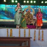 Shalu Menon Instagram - Njan pdipicha entte priya student Anil Anilkumarinte students intte arangettam nilavilakku koluthi inaugrate cheyyunnu… #danceclass#dancers -#arangetam#bharathnatyam#music #art #performer