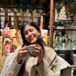 Shanaya Kapoor Instagram - one cappuccino please 🎀 ☕️