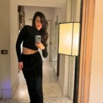 Shanaya Kapoor Instagram - mirror, mirror on the wall.. 🐰