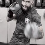 Shane Burgos Instagram – Who’s ready to see @hurricaneshane_ back in the cage? 🙋🏽‍♂️#Tigear 
🗝 Covert Training/Boxing Gloves (Tap to Shop)
#pfl #mma #boxinggloves