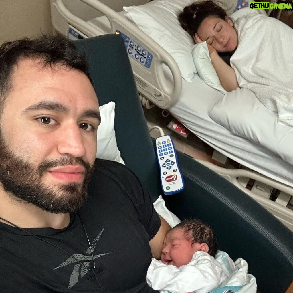 Shane Burgos Instagram - Girl Dad Level 3️⃣ . God blessed us with another beautiful healthy baby girl! Welcome to the world Olivia Rae ❤️ Monroe, New York