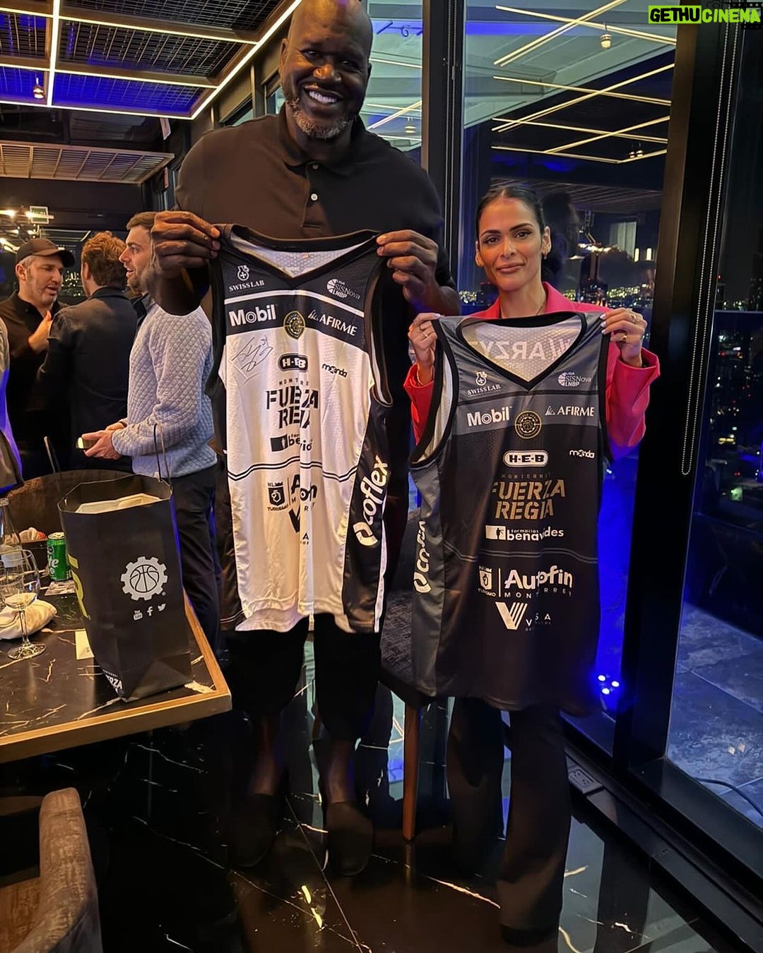Shaquille O'Neal Instagram - 😎 @shaq está listo para apoyar a @fuerzaregia en los #Playoffs2023 🔥🏀 La leyenda de la @nba luciendo orgullosamente nuestros colores en su visita a Monterrey 🇲🇽 ¡Bienvenido Shaq, te esperamos en La Fortaleza! 👊🏻 #TodosSomosFuerza 🟡⚫️