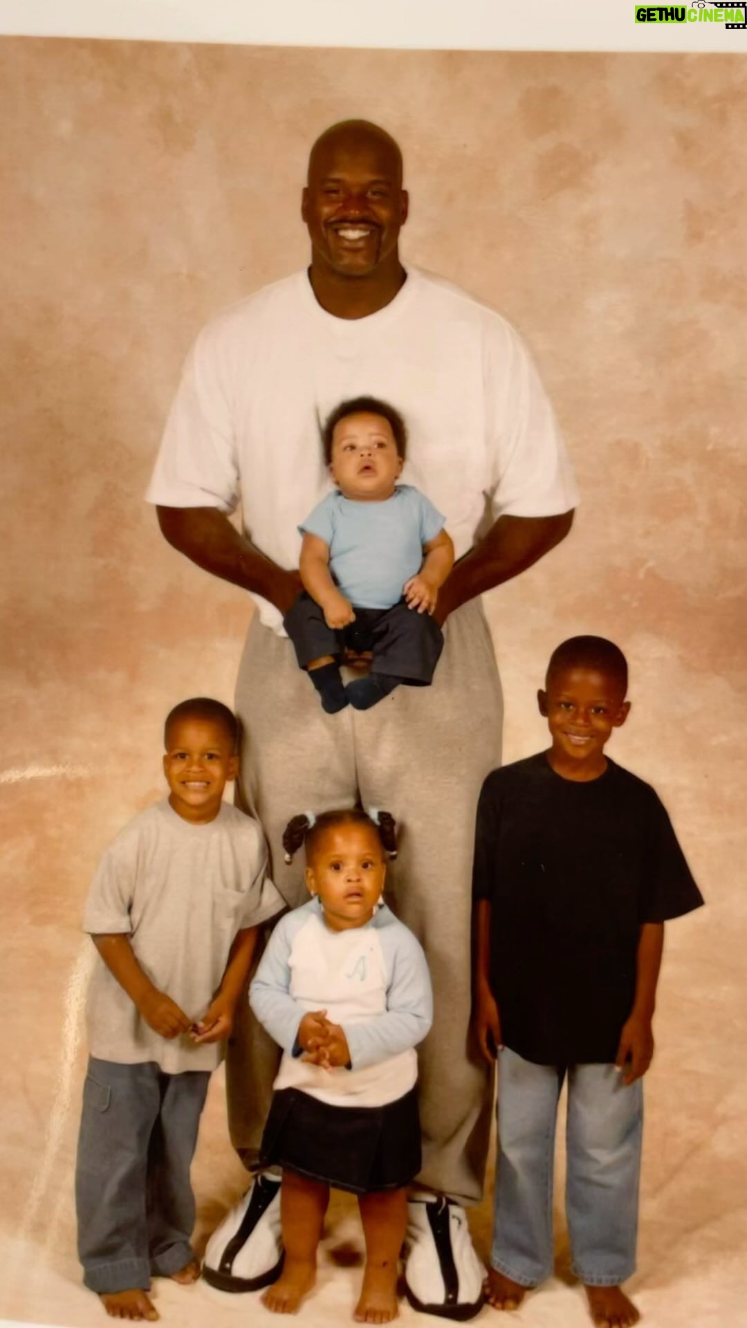 Shaquille O'Neal Instagram - happy birthday again @shareefoneal love u my gee
