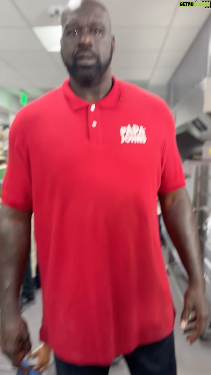 Shaquille O'Neal Instagram - i said more pepperonis @papajohns love my hard working employees #shaqaroni #morepepparonis