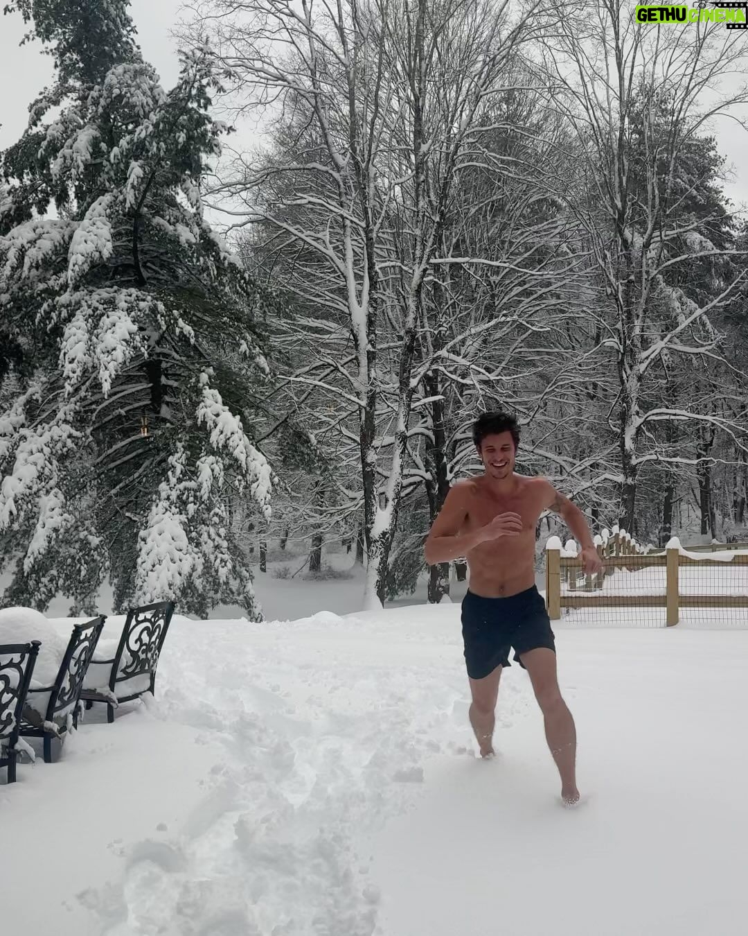 Shawn Mendes - 2.6 Million Likes - you can take the boy outta Canada