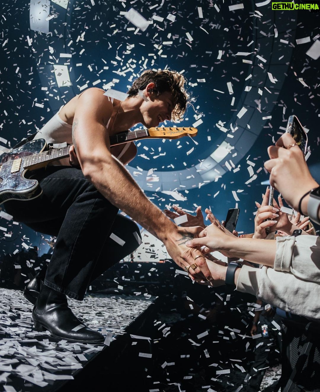 Shawn Mendes Instagram - Thank you Edmonton !! x