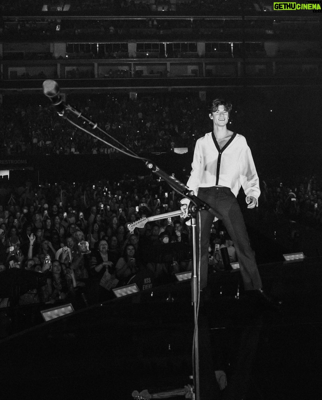 Shawn Mendes Instagram - Sacramento ✨ thank you x Sacramento, California