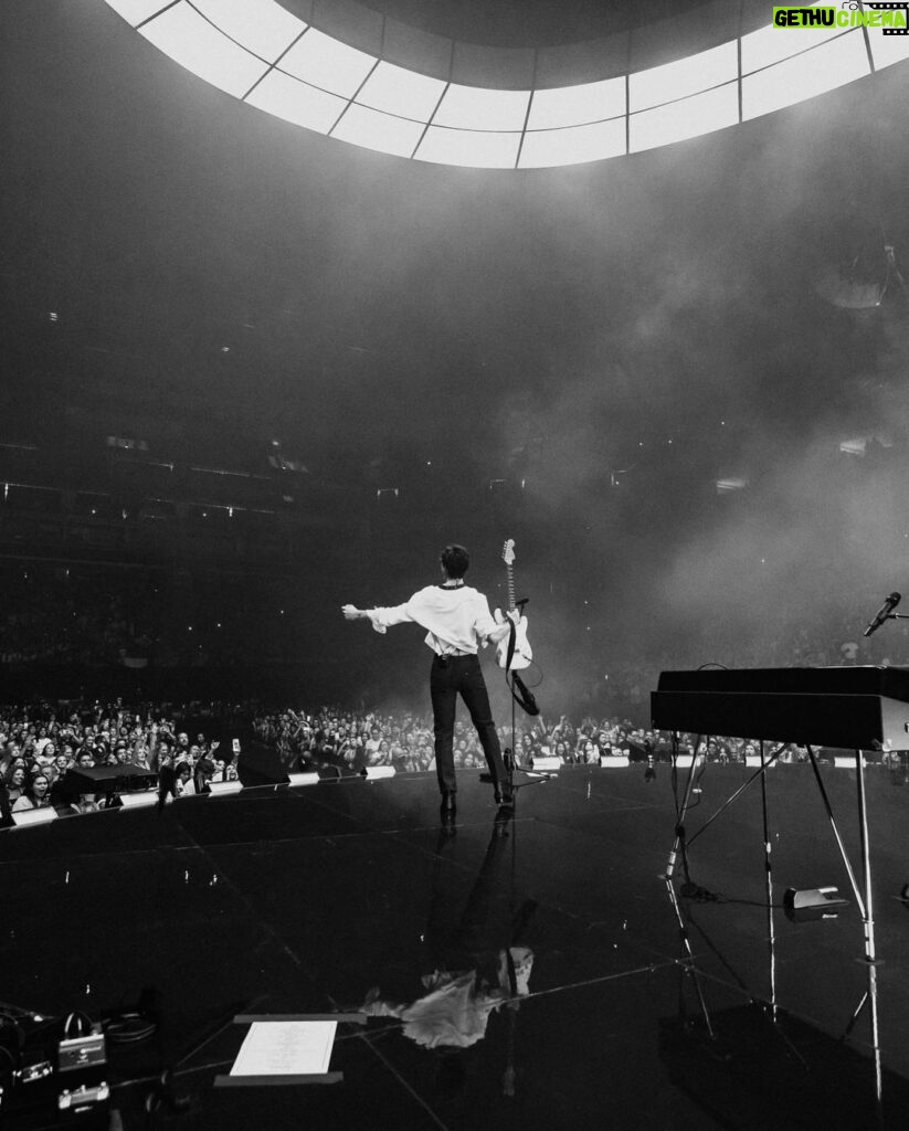 Shawn Mendes Instagram - Sacramento ✨ thank you x Sacramento, California