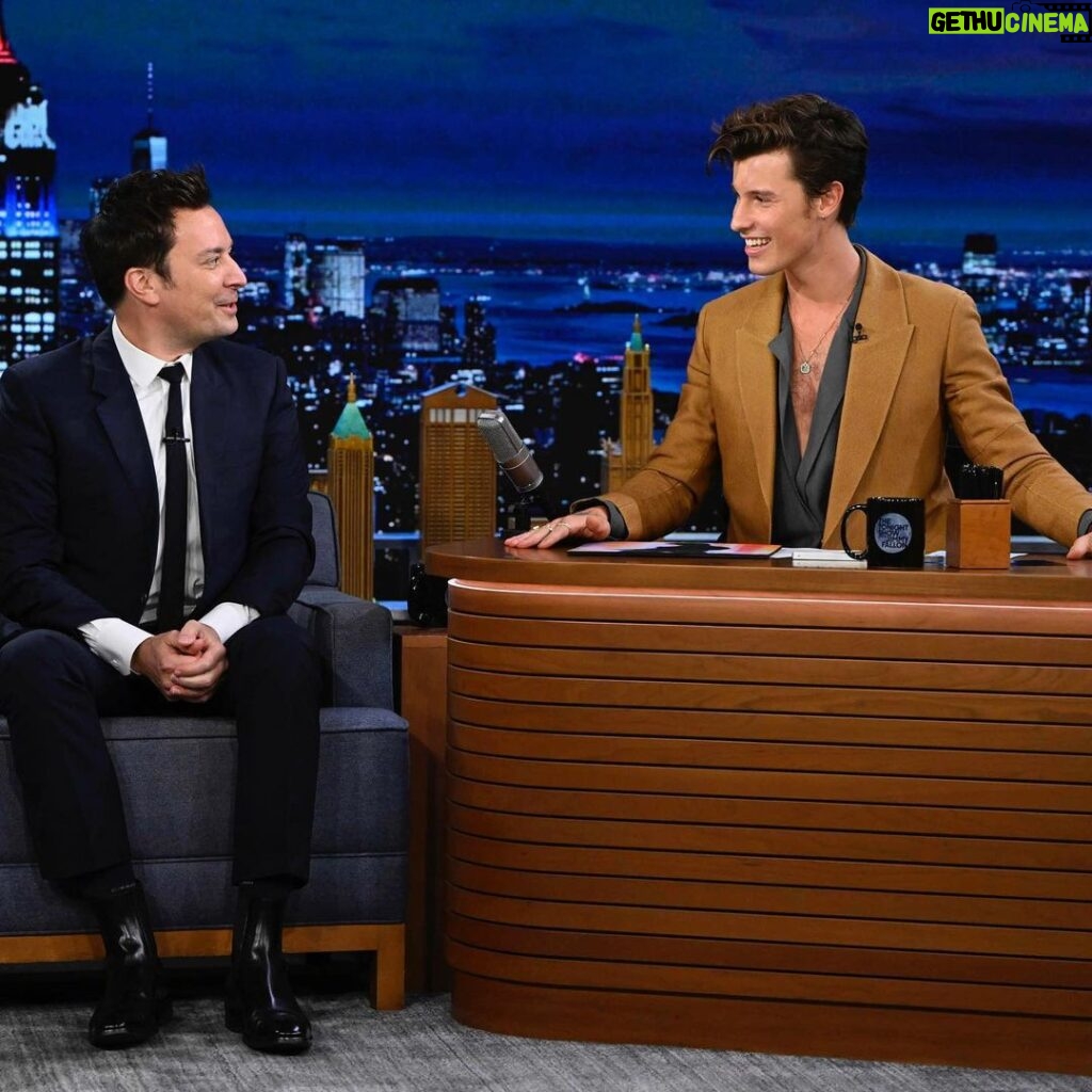 Shawn Mendes Instagram - thank you @jimmyfallon for having me last night. I had the best time !! I love your show and your crew & i love you ❤️ im beaming
