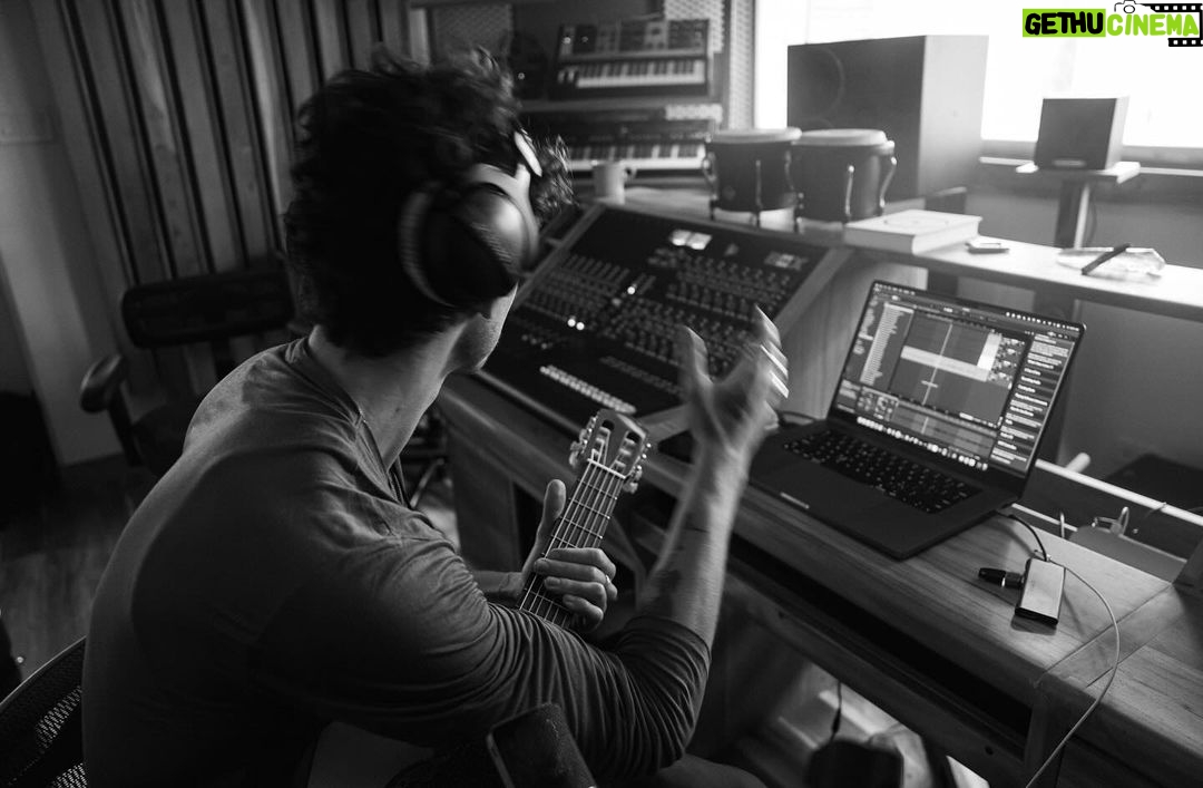 Shawn Mendes Instagram - creating art can be hard mannn…I’ve found myself many times looping in a pattern of waiting for inspiration to strike before picking up the guitar or sitting at the piano. Eventually i remember how important the willingness to just show up is. How showing up and trying even with nothing is kinda like sending a message up to the sky saying “i’m here and willing and open” and usually, that’s when my hands stumble across a little special chord or my voice a melody that i like 🌌 🪽