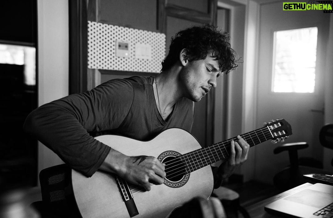 Shawn Mendes Instagram - creating art can be hard mannn…I’ve found myself many times looping in a pattern of waiting for inspiration to strike before picking up the guitar or sitting at the piano. Eventually i remember how important the willingness to just show up is. How showing up and trying even with nothing is kinda like sending a message up to the sky saying “i’m here and willing and open” and usually, that’s when my hands stumble across a little special chord or my voice a melody that i like 🌌 🪽