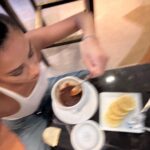 Shay Mitchell Instagram – 🤳🏼