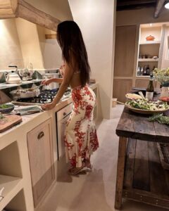 Shay Mitchell Instagram - I made none of this meal