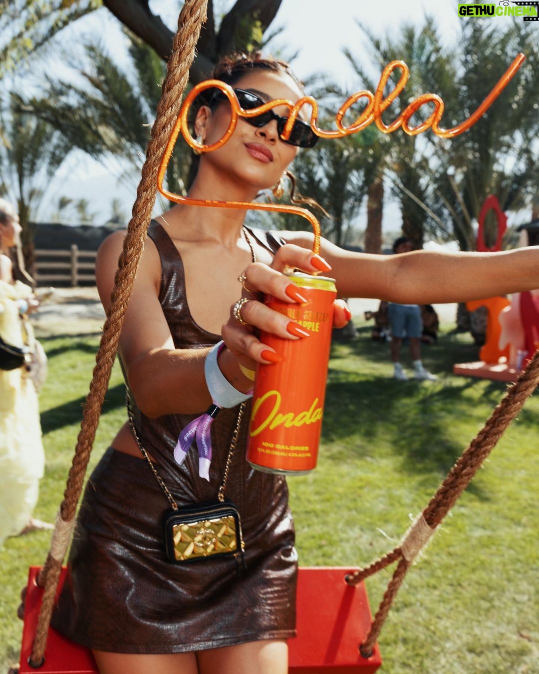 Shay Mitchell Instagram - 12 hrs in the desert @revolve #revolvefestival