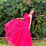 Sheetal Patra Instagram - फूल बगिया में महके हैं जैसे!🌸💗 Princess feels in this lovely attire by @pritamnayakofficial 🧚‍♀️ #pink #florals #love #prettypink #ootd #instagood #sheetalpatra