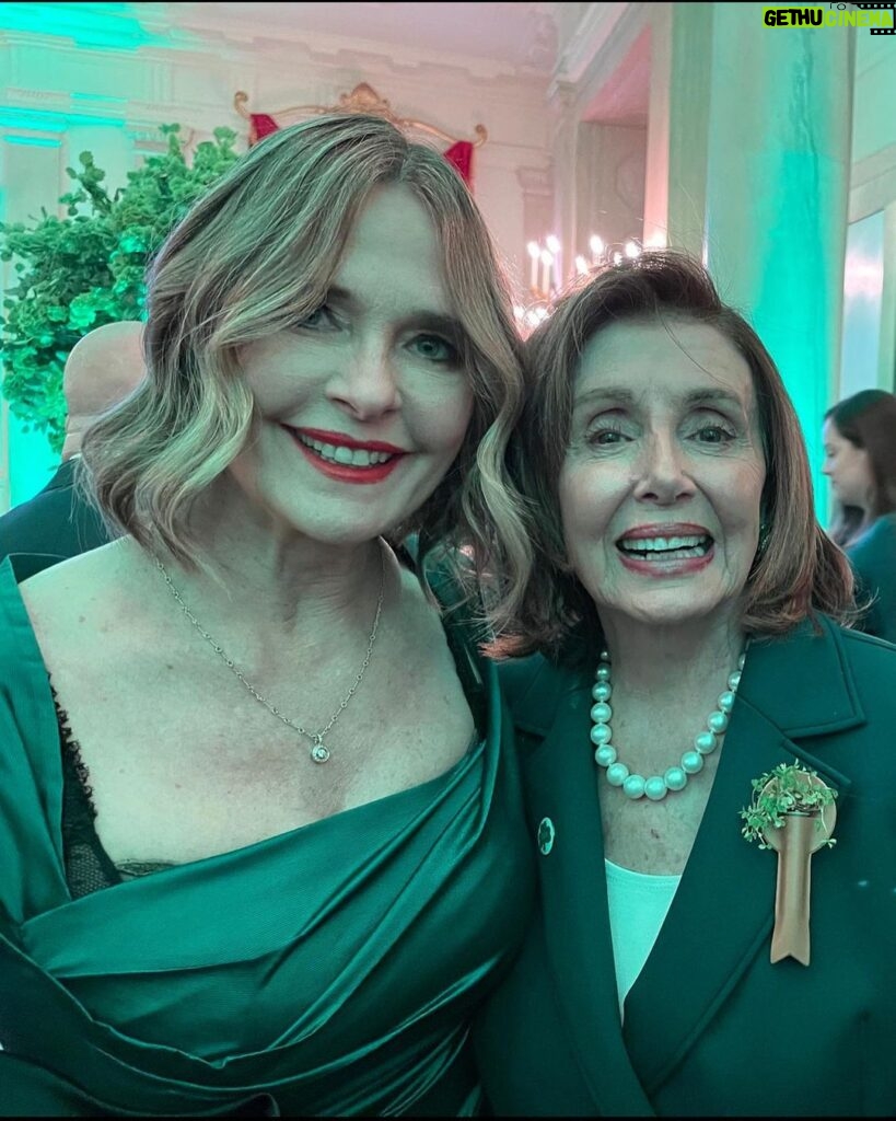 Sheila Kelley Instagram - Meeting one’s heroes can be a mind altering experience. Take this past weekend… It was a magical tumble down into the wonderland of Washington DC where Saint Paddy’s Day met the luck of the Irish.🍀 Richard and I were invited to The White House to celebrate. On Thursday night, we attended an event at the Irish Embassy where we had the honor of meeting the Irish Ambassador and the Irish Taoiseach, @leovaradkar. Friday was at the East Wing, ending with a beautiful concert by @niallhoran. A reception followed and then an otherworldly performance at the Kennedy Center with Irish artists, dancers, poets, and singers. The moments of meeting my heroes happened twice. First with @speakerpelosi, a woman who has made such a powerful mark on the world. A woman of integrity strength and resilience in the face of utter insanity. To be in her presence was awe striking. I had no words! The words simply left my tongue. And I stood in front of her like a happy puppy with a smile on my face, tongue hanging out, until I faintly squeezed out, “You are phenomenal!” The second meeting of heroes moment was backstage at the Kennedy Center. When I realized that the person that had just been singing the James Vincent McMorrow version of the song Higher Love, was indeed actually @jamesvmcmorrow… Again, no words came. He said ,“Hello I’m James” and I said “yea…Vincent McMorrow” - like an idiot I finished his full name for him. And then finally breaking the awkward moment was my husband who came over and said “She’s a big fan.” I did finally speak to both of them and the rest of the evening with Nancy and James was terrific. In this strange time of history, with so much antagonism and chaos and cacophony of attention, it was such a beautiful experience to be grounded by these people who exemplify the genius and the humanity of what it means to be alive in these bodies at this time.