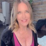 Sheila Kelley Instagram - I’m a healthy eater. I am super conscious of what I put in my body and how what I ingest makes me feel. How what I eat sustains me. And most importantly, how it keeps me well. As many of you know, I lost my sister to breast cancer this January. Before that, I lost a brother and two other sisters. When I say “your body’s health is everything,” I come from a place of experience. This year alone I’ve cut out so many foods that I didn’t even know were depleting my body. Shout out to @getwildfit, the best eating philosophy this side of the galaxy. Thank you @ericedmeades. The hardest time to maintain healthy eating is when I’m on the road. I’m guessing you might have that same challenge. Let me share what I’ve found are some effective travel hacks. If you have other travel hacks, please share in comments below!