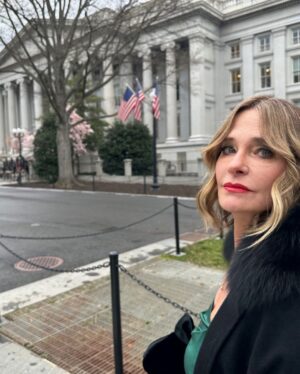 Sheila Kelley Instagram - Meeting one’s heroes can be a mind altering experience. Take this past weekend…

It was a magical tumble down into the wonderland of Washington DC where Saint Paddy’s Day met the luck of the Irish.🍀

Richard and I were invited to The White House to celebrate. On Thursday night, we attended an event at the Irish Embassy where we had the honor of meeting the Irish Ambassador and the Irish Taoiseach, @leovaradkar. Friday was at the East Wing, ending with a beautiful concert by @niallhoran. A reception followed and then an otherworldly performance at the Kennedy Center with Irish artists, dancers, poets, and singers.

The moments of meeting my heroes happened twice. First with @speakerpelosi, a woman who has made such a powerful mark on the world. A woman of integrity strength and resilience in the face of utter insanity. To be in her presence was awe striking. I had no words! The words simply left my tongue. And I stood in front of her like a happy puppy with a smile on my face, tongue hanging out, until I faintly squeezed out, “You are phenomenal!”

The second meeting of heroes moment was backstage at the Kennedy Center. When I realized that the person that had just been singing the James Vincent McMorrow version of the song Higher Love, was indeed actually @jamesvmcmorrow… Again, no words came. He said ,“Hello I’m James” and I said “yea…Vincent McMorrow” - like an idiot I finished his full name for him. And then finally breaking the awkward moment was my husband who came over and said “She’s a big fan.”

I did finally speak to both of them and the rest of the evening with Nancy and James was terrific. In this strange time of history, with so much antagonism and chaos and cacophony of attention, it was such a beautiful experience to be grounded by these people who exemplify the genius and the humanity of what it means to be alive in these bodies at this time.