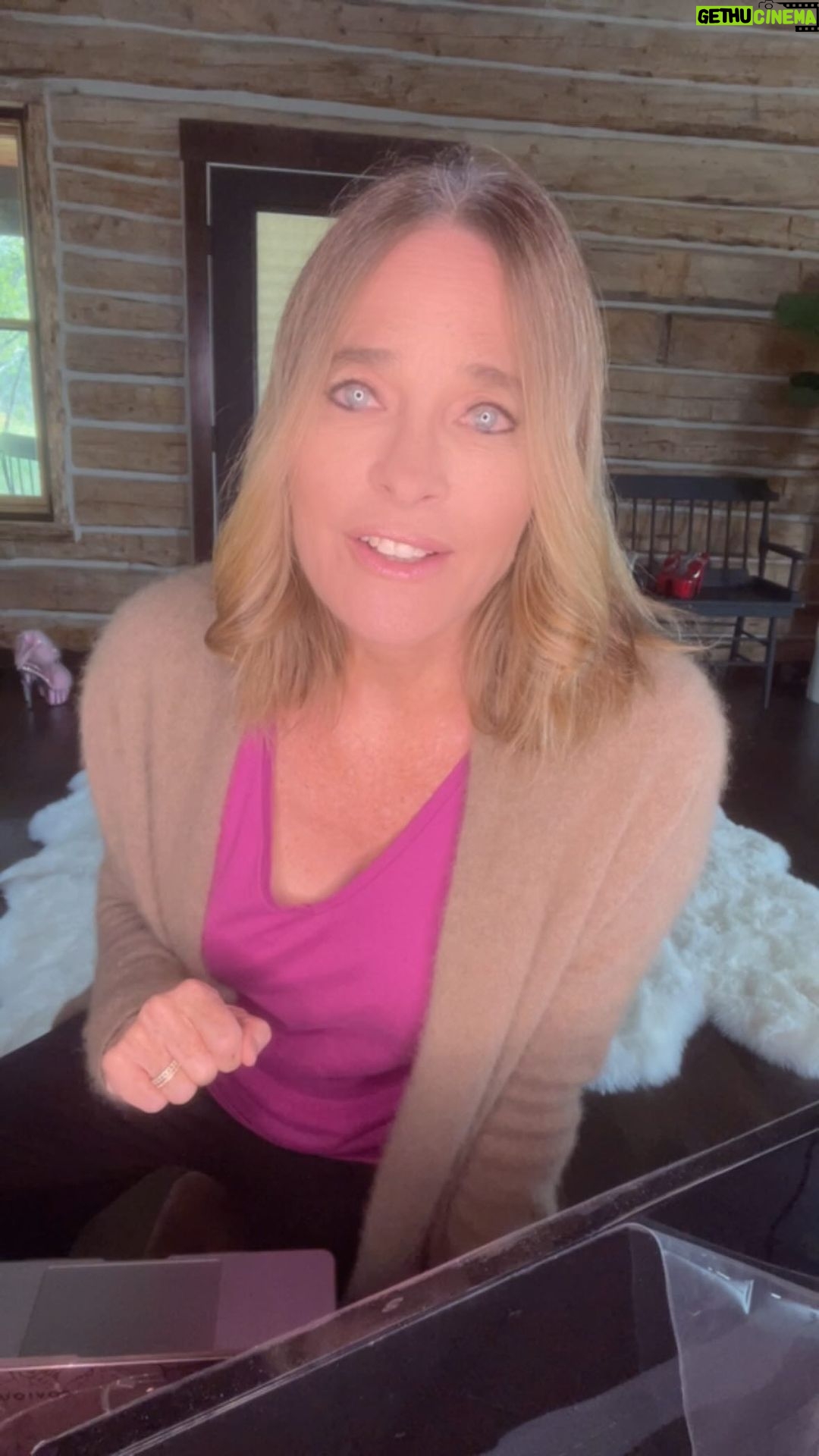 Sheila Kelley Instagram - Want to live a life of quality? Truly take advantage of the time you have on this planet? Then embrace your feminine energy — learn to harness it, reclaim your essential power! Want to know how? Join @s.factor.official for Strip & Rise, register at the link in my bio!