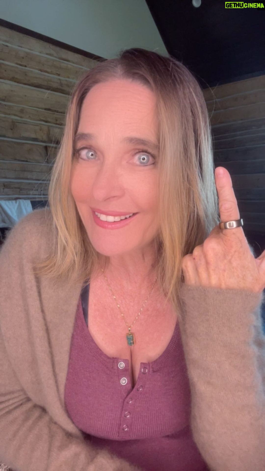 Sheila Kelley Instagram - What’s the difference between bed head and #SFactor head? Listen to find out! Join the only live online @s.factor.official class I’m doing this year - Strip & Rise!💞 Learn more & sign up at the link in my bio⬆️