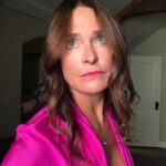 Sheila Kelley Instagram - This is a photo from 1992 and then a photo from 2021. I blame my movement practice, @s.factor.official, for keeping me lithe, flexible, and flowing. When you embrace your authentic nature, you grow into your age instead of reacting against it. Join me!