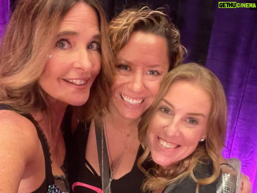 Sheila Kelley Instagram - Every other year for the past 13 years I have had the extraordinary honor of teaching with the one and only Tony Robbins and his glorious wife Sage Robbins. This year was like no other. We had over 350 women in class. I brought 17 @s.factor.official teachers from all over the world with me. ⠀⠀⠀⠀⠀⠀⠀⠀⠀ We taught in Maui with hearts full of service and the desire to help. ⠀⠀⠀⠀⠀⠀⠀⠀⠀ I have so much awe in my heart. The love in the room was palpable. You could touch it. Smell it. Hear it. The desire women have to truly reawaken their bodies to their goddess given greatness made me swoon: Imagine it. 350 women moving in ecstasy. Hair flowing, bodies swerving and curving. Hearts opening and emergences happening. The feminine is rising and it cannot be stopped. The momentum is building. I have so much gratitude to the Robbins family. So much gratitude to our teacher creatures. And so much gratitude to the women who braved through their fear to open into divine radiance. 💗