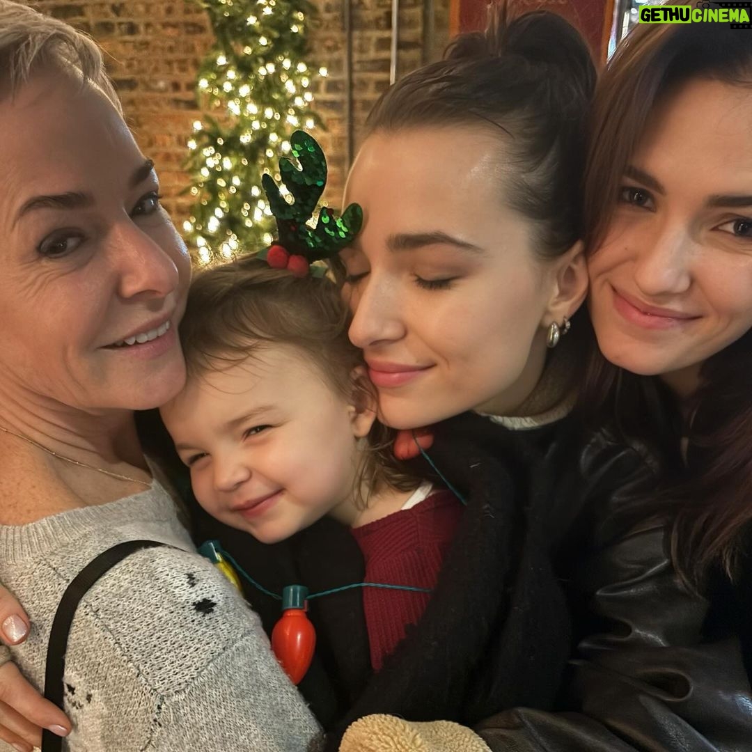Shelby Flannery Instagram - My females Chicago, Illinois