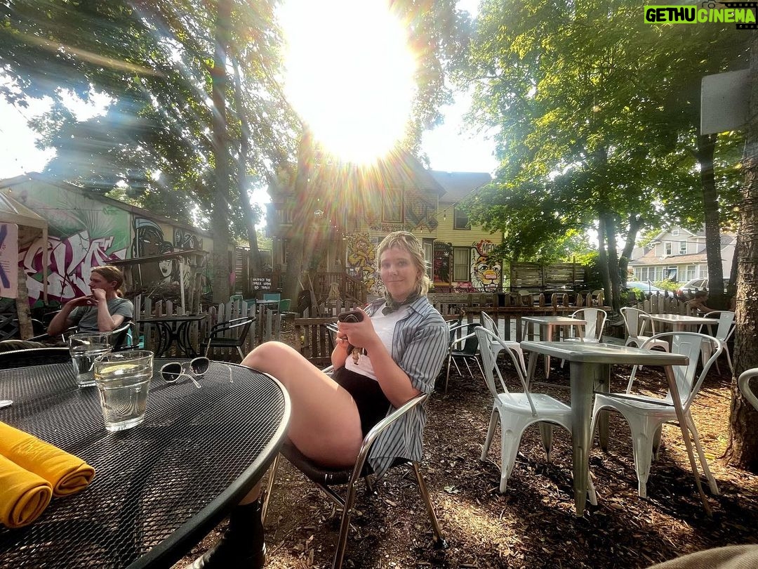 Shelby Flannery Instagram - Homestuff 🥂 Minnesota