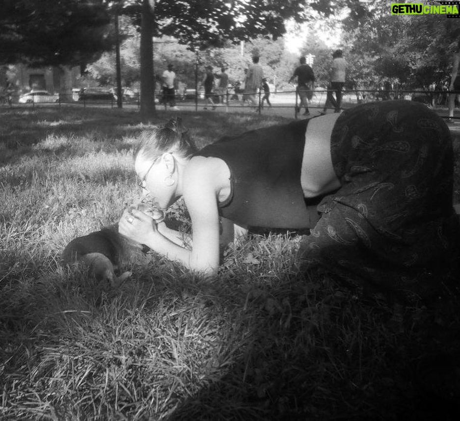 Shelby Flannery Instagram - love and sun wrapped up in a bun ( thank you @brunaarbex )
