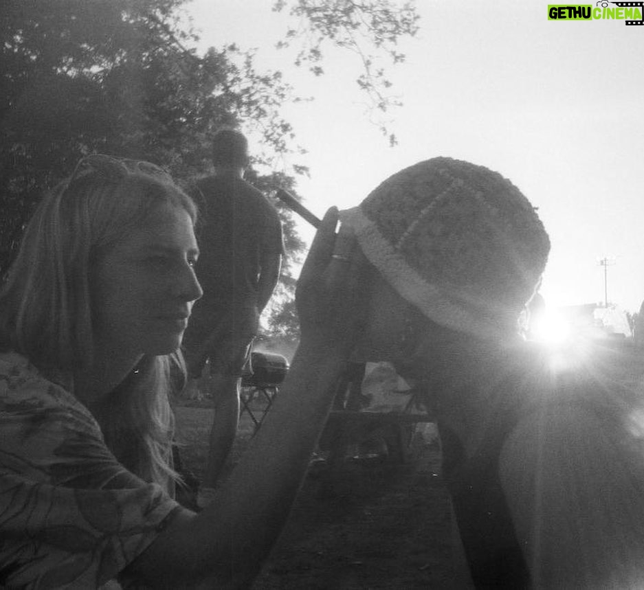 Shelby Flannery Instagram - love and sun wrapped up in a bun ( thank you @brunaarbex )