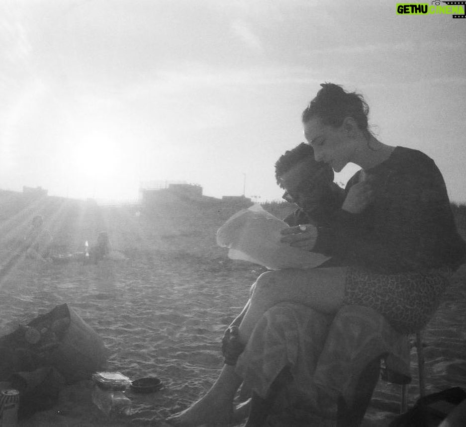 Shelby Flannery Instagram - love and sun wrapped up in a bun ( thank you @brunaarbex )