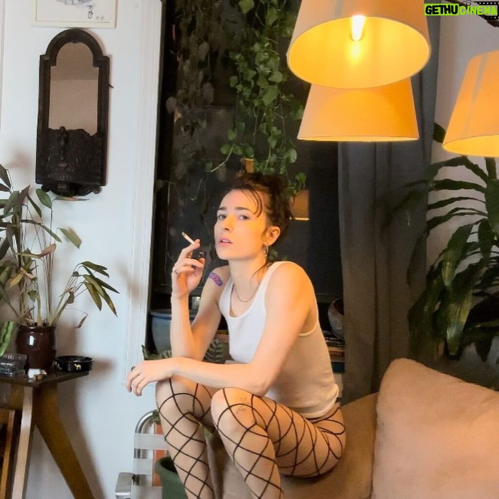 Shelby Flannery Instagram - Smoking is deeply uncool