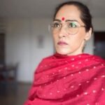 Shibani Bedi Instagram – Baat suno, jald baazi karne ka koi fayda nahi hai okay! @aislenetwork pe slow dating karo, acche se unhe samjho aur phir dekho kahani kahan jaati hai! 

Love doesn’t have to hurt, hai na?
#aisle #slowdating #desimom #mom #shibanibedi #desi #shaadi #shaadiseason #dating #reel #reelsinstagram